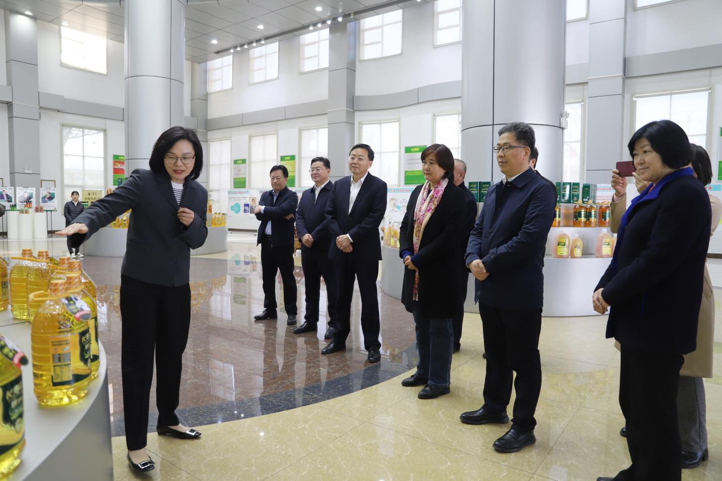 省人大調研組來山東三星集團調研