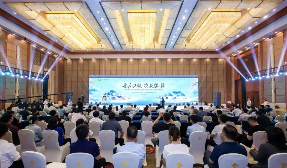 以品質(zhì)之光赴“晥”美之約｜長(zhǎng)壽花精彩亮相“齊魯糧油”中國行合肥推介會(huì)