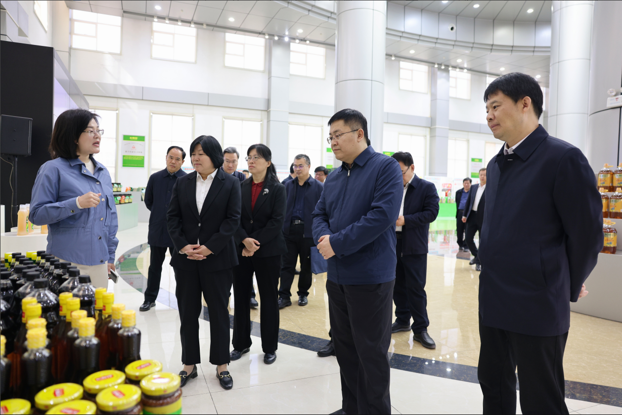 濱州市“首批國家互聯網信息辦公室網絡立法聯系點”建設推進會議與會領導來山東三星集團調研